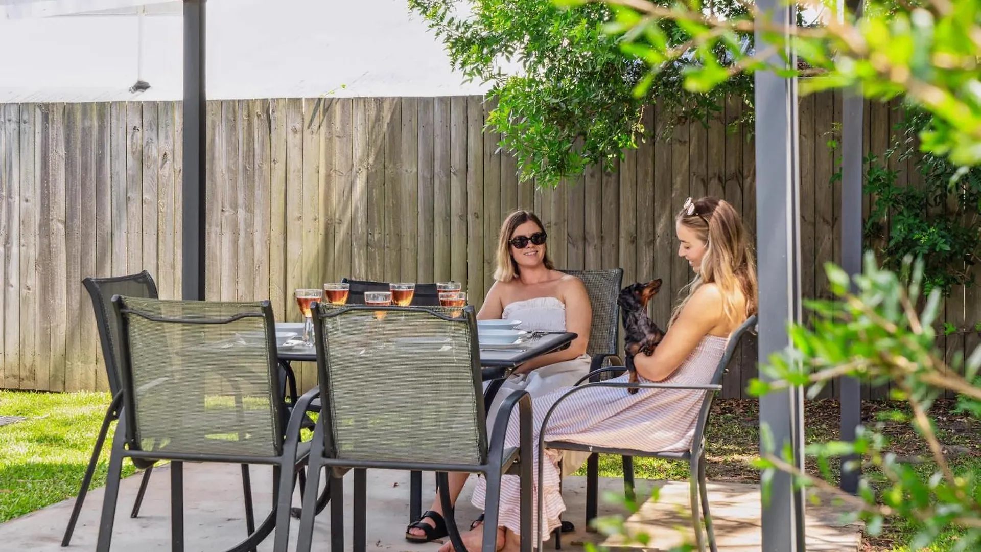 Tides & Tails Abode - Coolum Beach Pet Friendly Home Holiday home